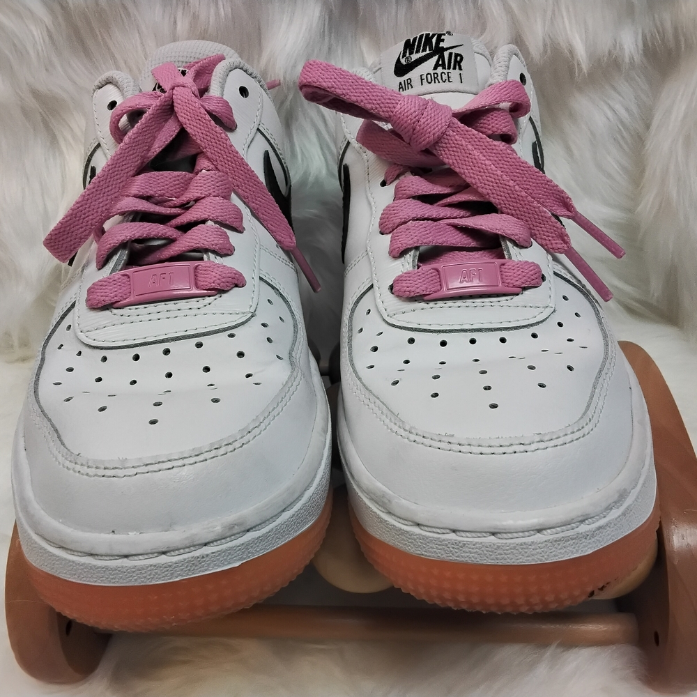 Nike White and Tan Sneakers - Picture 2 of 16